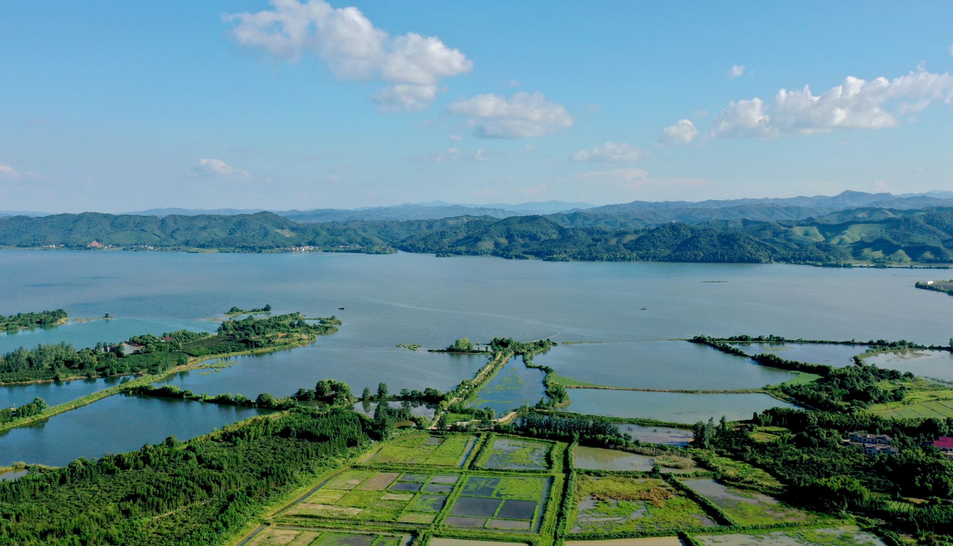 累了，困了，去池塘村泉塘自然村玩玩，海边风景内陆化，洱海、鼓浪屿的想象