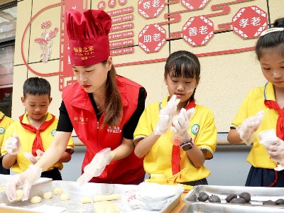 【网络中国节·中秋】分宜：做中秋月饼  品传统文化