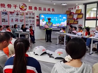 20240502我县多部门联合开展文明出行主题宣传活动